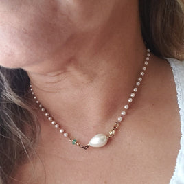 Perlia Blanca Necklace