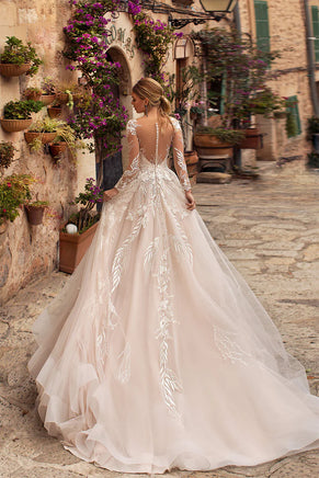 "Enchanting Abernathy Illusion Lace A-Line Tulle Wedding Dress - Your Dream Gown Awaits!"