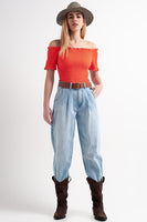 Q2 - Original High Rise Relaxed Jeans With Pleat Front in Bleach Wash