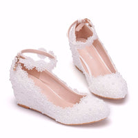 Original Crystal Queen White Flower Wedding Shoes Lace Pearl High Heels Sweet Bride Dress Beading Wedges 5CM Women Pumps