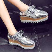 Original 2022 Autumn Women Patent Leather Stars Flat Platform Casual Shoes Fashion Lace Up Brogue Shoes Footwear Chaussures Femme