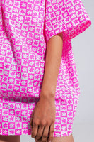 Q2 - Original Oversized Short Sleeve Shirt in Bright Pink